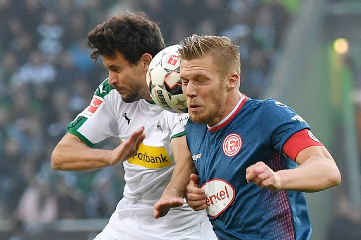 官方：凯塞多踩踏对手染红停赛3场 盖耶掌掴队友停赛2场