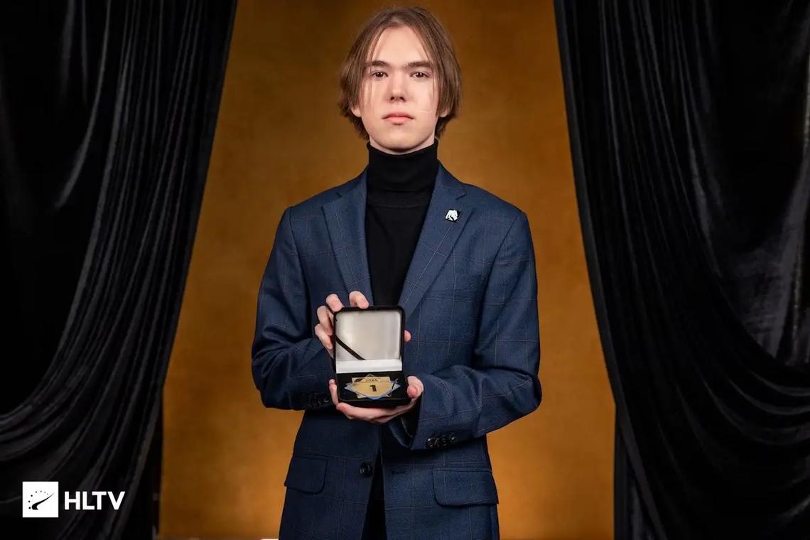 FoFo ：这赛季自己表现还可以吧，想办法为队伍多做一点