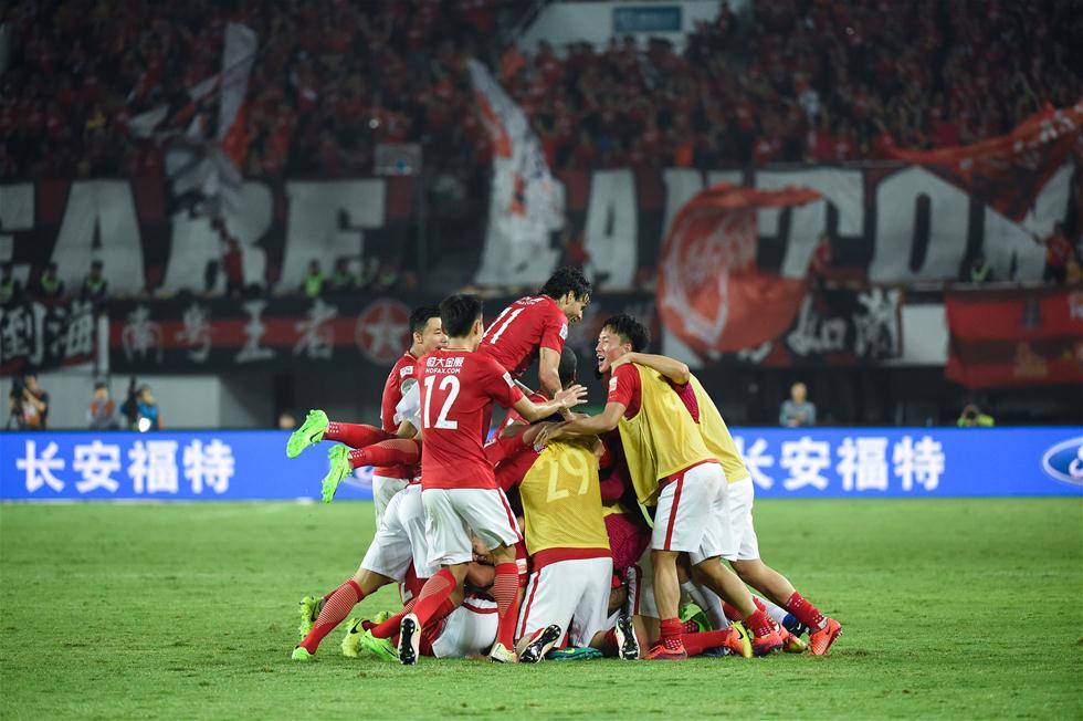 CBA：深圳男篮三分爆发 主场胜上海