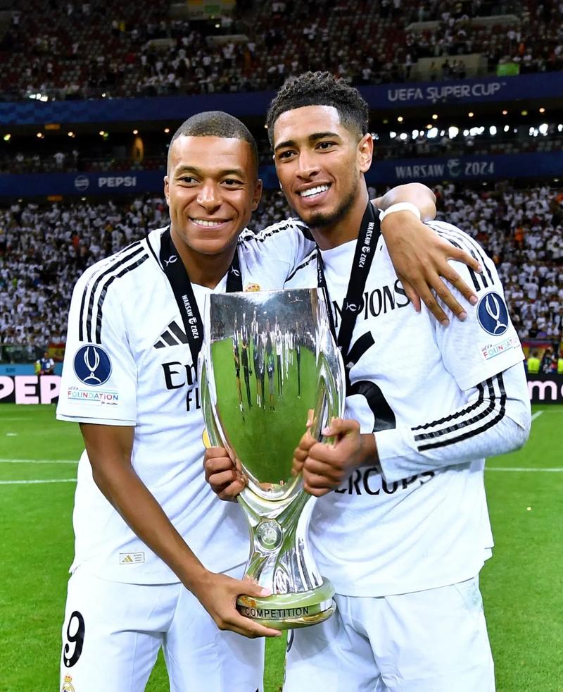 门将精彩救险，引领球队渡过危机